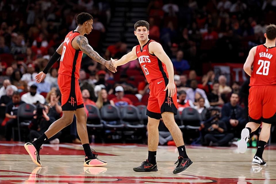 世界杯官网app下载中心-不容易！火箭3D锋线新星终于打出了一场攻守兼备的全能型比赛？