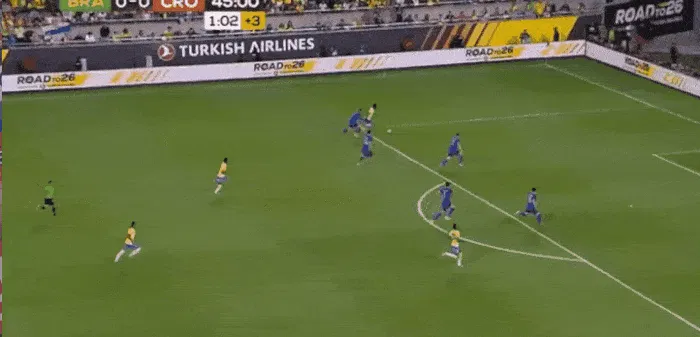 世界杯手机高清观看平台-维尼修斯晃开后横传，达尼洛推射破门，巴西1-0克罗地亚