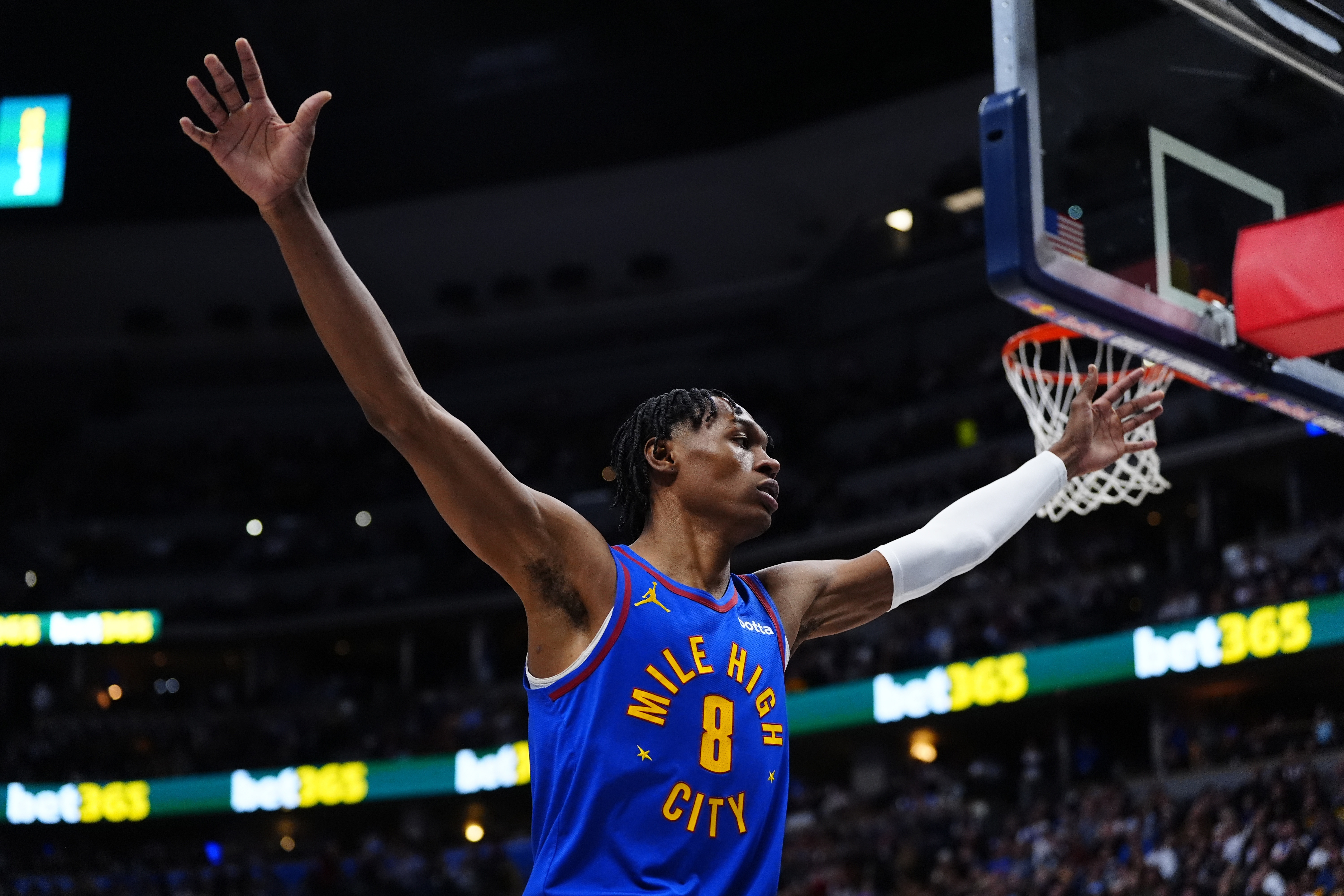 世界杯比赛直播地址-复出后出场限制20分钟！沃特森：希望下一场能出场更久